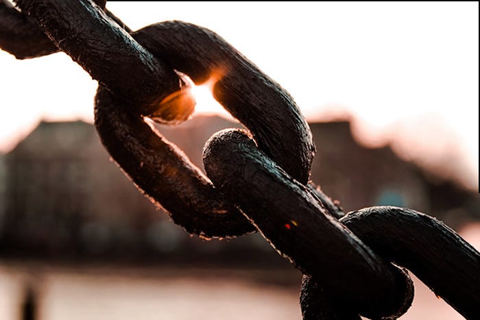 Image of a rusting chain