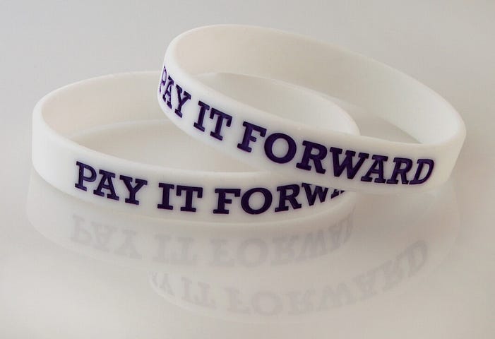 pay it forward - featured