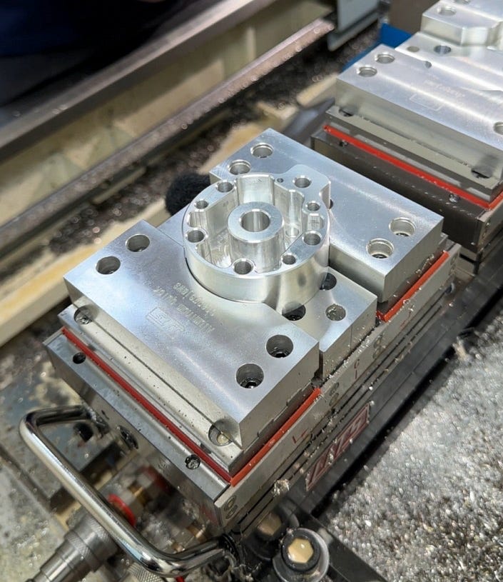 The internal shaft core fixture is not scratched or deformed, and the accuracy is full.