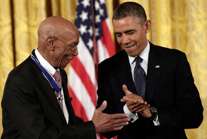 President-Obama-awarded-Hall-Fame-baseball-player-Ernie-Banks