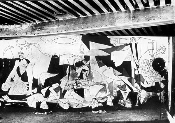 Dora Maar, Reportage sur l’évolution de Guernica, 1937, gelatina al bromuro d’argento, 17,9 x 23,9 cm. Madrid, Museo Nacional Centro de Arte Reina Sofía. © Dora Maar, by SIAE 2013. Foto: Archivo Fotografico Museo Nacional Centro de Arte Reina Sofía, Madrid Dora Maar, Reportage sur l’évolution de Guernica, 1937, gelatina al bromuro d’argento, 17,9 x 23,9 cm. Madrid, Museo Nacional Centro de Arte Reina Sofía. © Dora Maar, by SIAE 2013. Foto: Archivo Fotografico Museo Nacional Centro de Arte Reina Sofía, Madrid