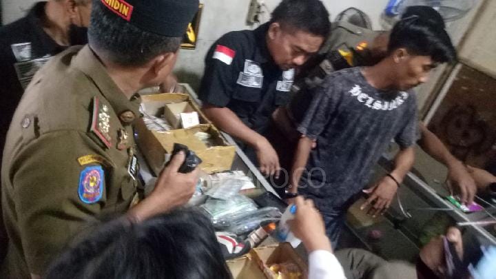 Polisi Tangkap 2 Pengedar Obat Keras di Karanganyar