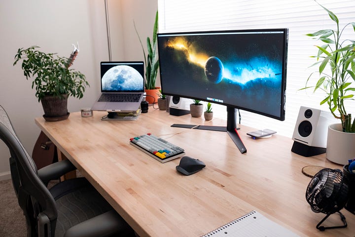 Mac and mechanical keyboard of a programmer