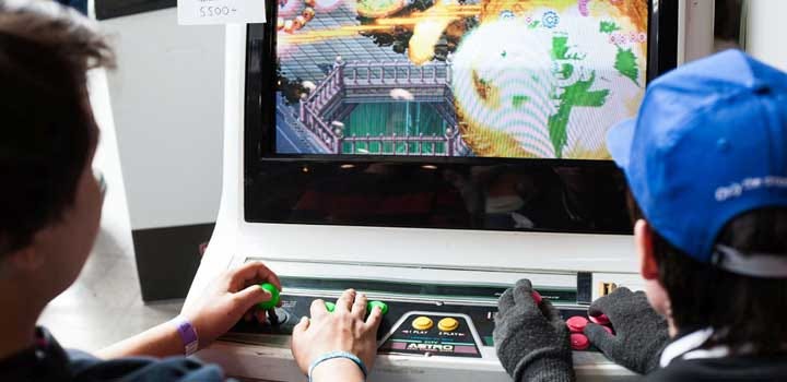 Mesin game arcade di Retro Zone DreamHack