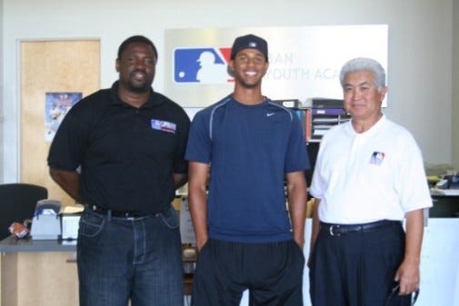 Aaron Hicks — 14th Overall Draft Pick for the Minnesota TWINS — Signs  Contract at Academy, by MLB.com/blogs