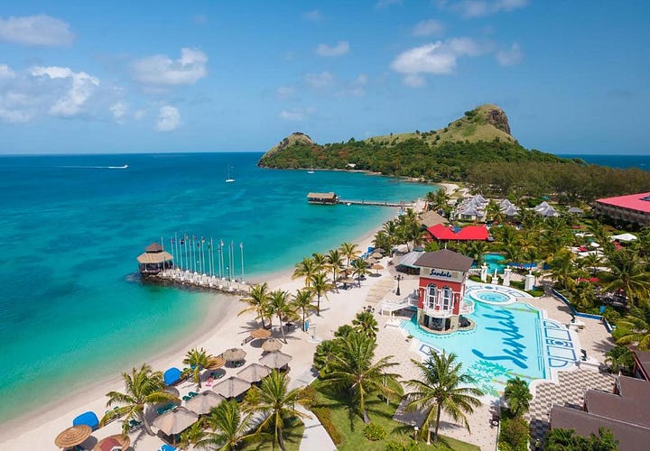 Strande og pools på Sandals Grande St Lucian Resort