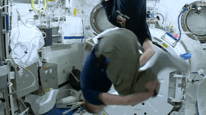 Ask Ethan: Why are astronauts weightless while still in Earth’s gravit