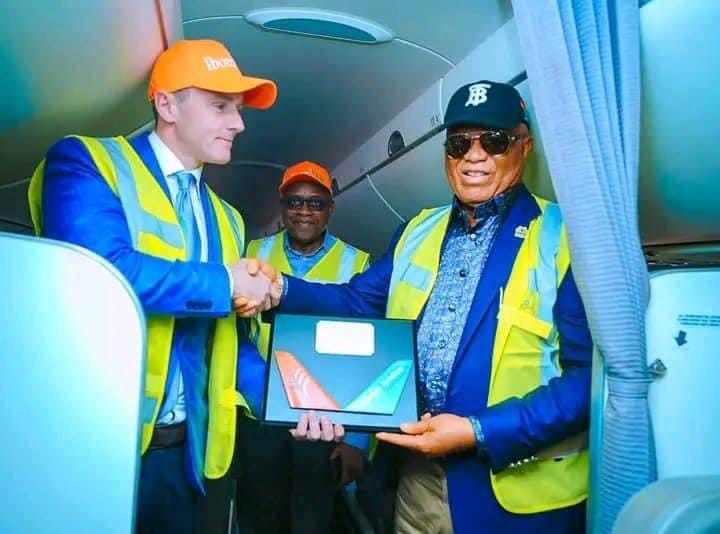 GOVERNOR UMO ENO INSPECTS NEW AIRCRAFT MEETS AIRBUS EXECUTIVES VISITS