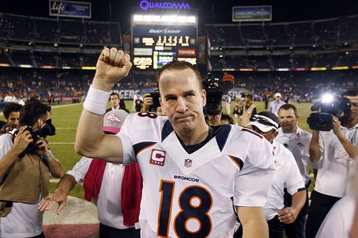 Peyton_Manning_of_the_Denver_Broncos_16512_10325
