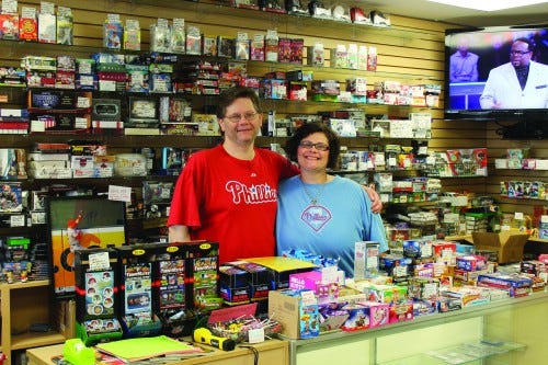 MATT SCHICKLING / WIRE PHOTO Siblings Steve and Heidi Garber's different personalities have made their sports card shop a success for nearly two decades.