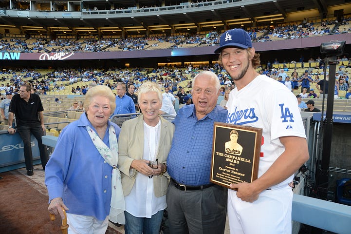 Fans fill Coliseum for Campanella tribute