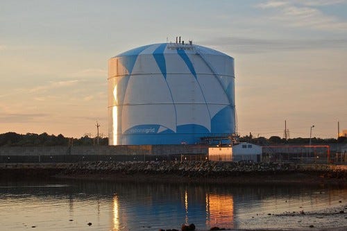 800px-National_Grid_LNG_Tank