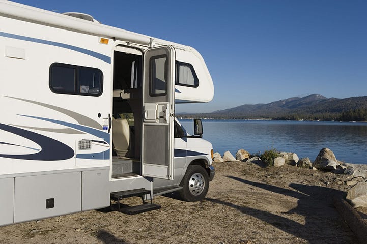 How to Find the Best RV Transport Companies Near You