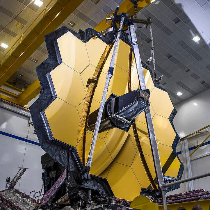 To function as one mirror, the James Webb Space Telescope’s 18 primary mirror segments match each other to a fraction of a wavelength of light.
