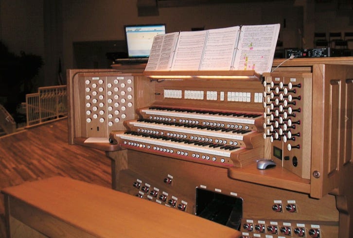 photo of an electronic organ