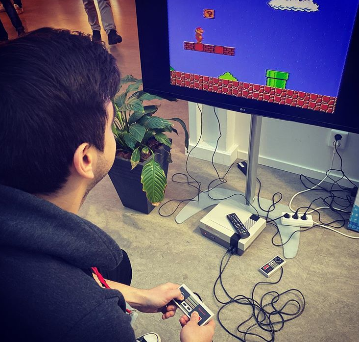 Taking part in the Super Mario challenge at the Webstep stand during Swetugg 2020.