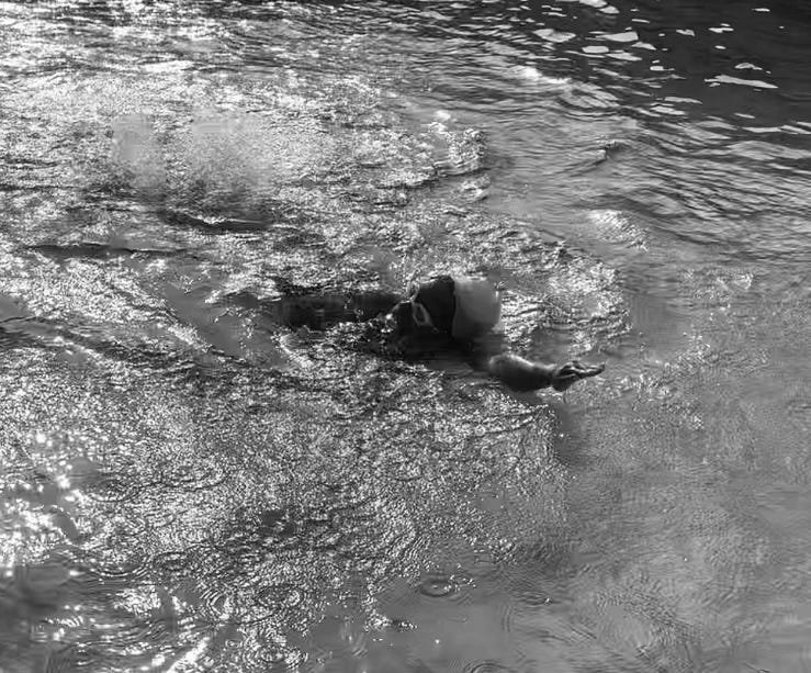 A picture of Keyukemi swimming