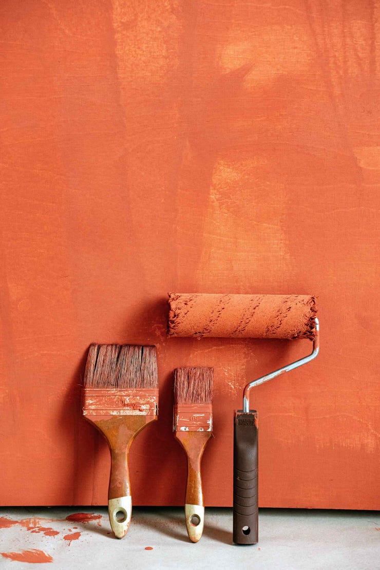 牆壁粉刷油漆，CP值高而且容易DIY。攝影師：Ivan Samkov