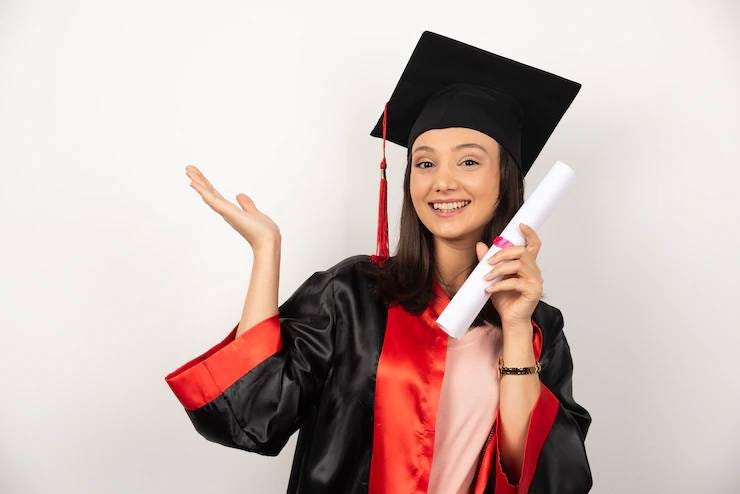 Why It Is Necessary To Hire A Professional Photographer On Graduation Day