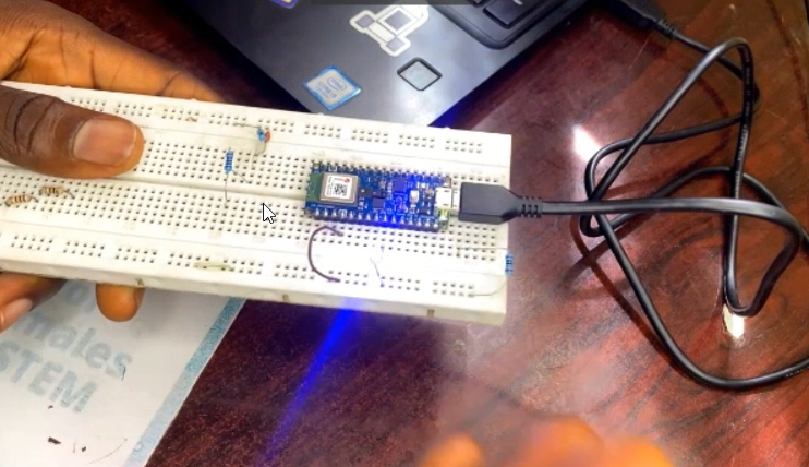 How to control the P1 and P0 port pins of Arduino Nano 33 BLE Sense