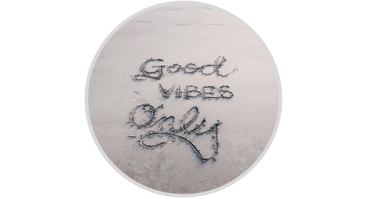 Typography with “Good vibes only”