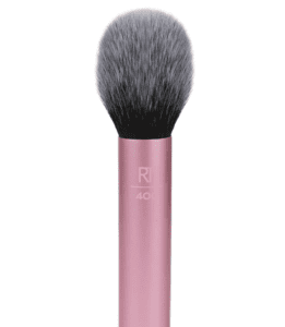 blush brush in makeup