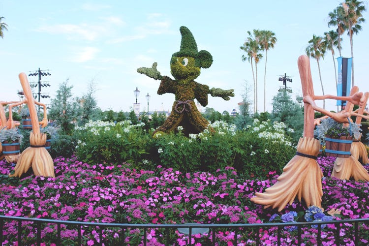 Epcot Mickey // missblaser.com