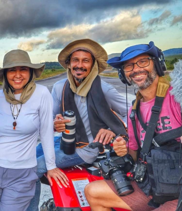 Equipe da Serpente: Débora Garcia (direção), Tota Paiva (direção de fotografia), Maurício Maia (áudio e assistência)