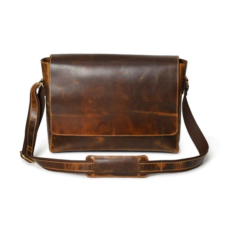 5 Advantages of Choosing Leather Messenger Bags for Men