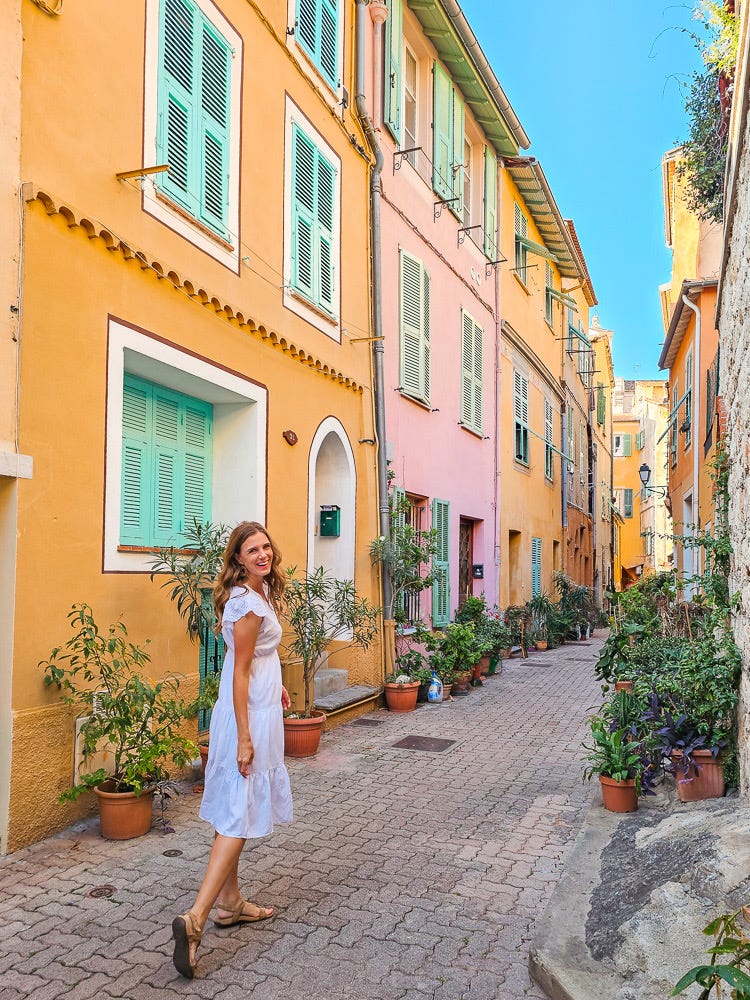 Photo of a young woman in the South of France