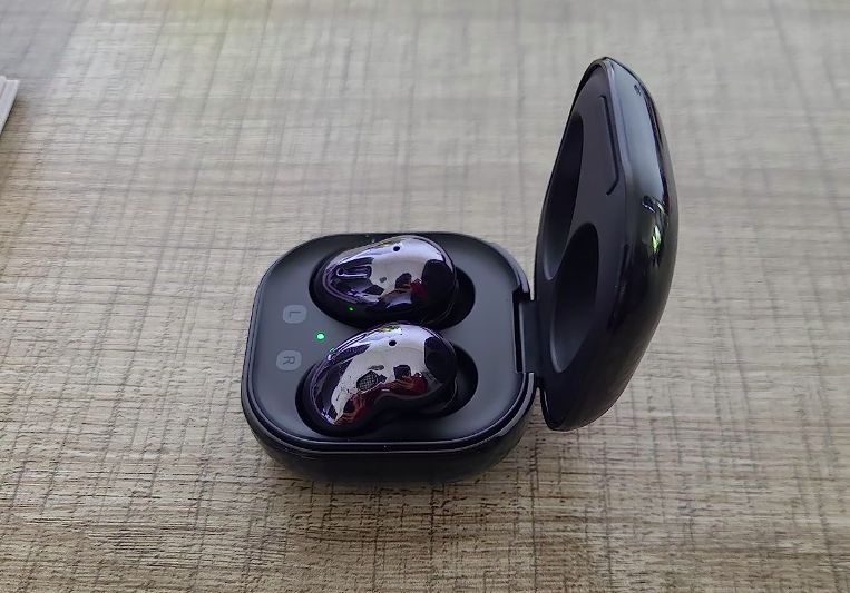 Samsung Galaxy Buds Live image 3