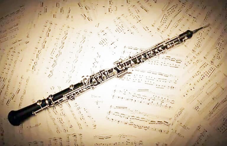 oboe with music note