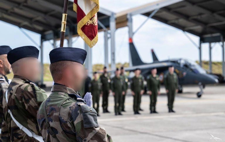 First Group of Ukrainian Pilots Complete Training in France on Alphaje