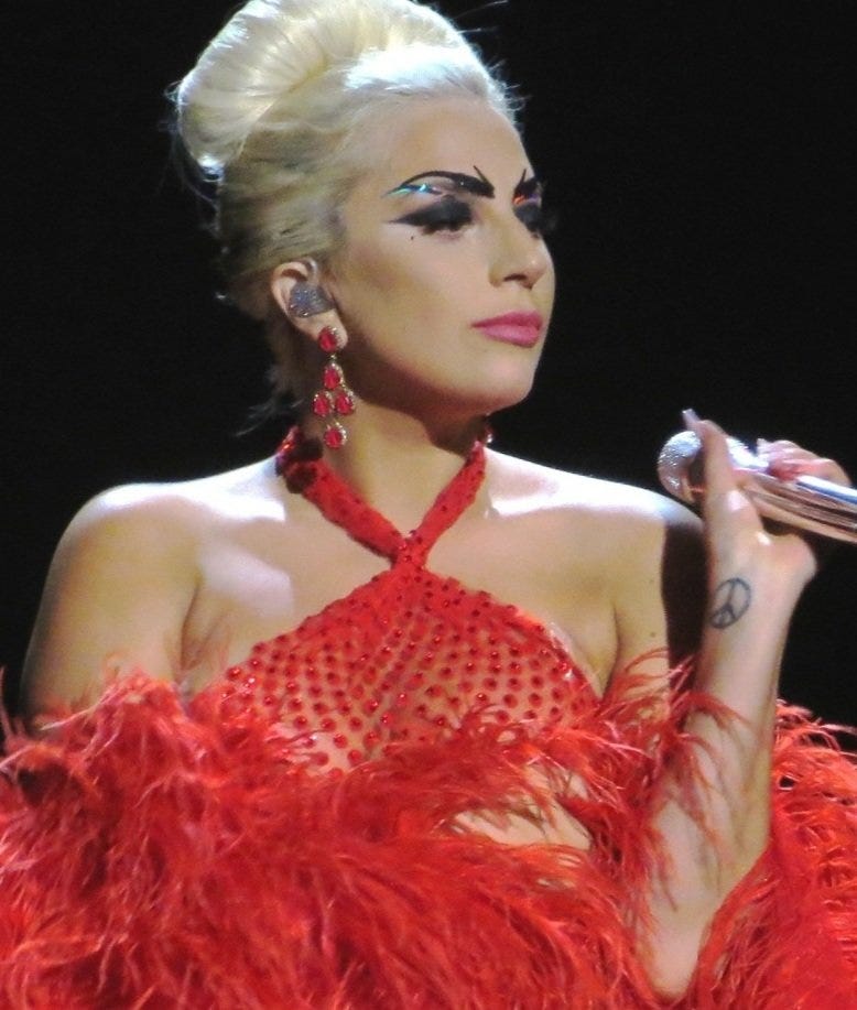 Tony_Bennett_&_Lady_GaGa,_Cheek_to_Cheek_Tour_06_edited