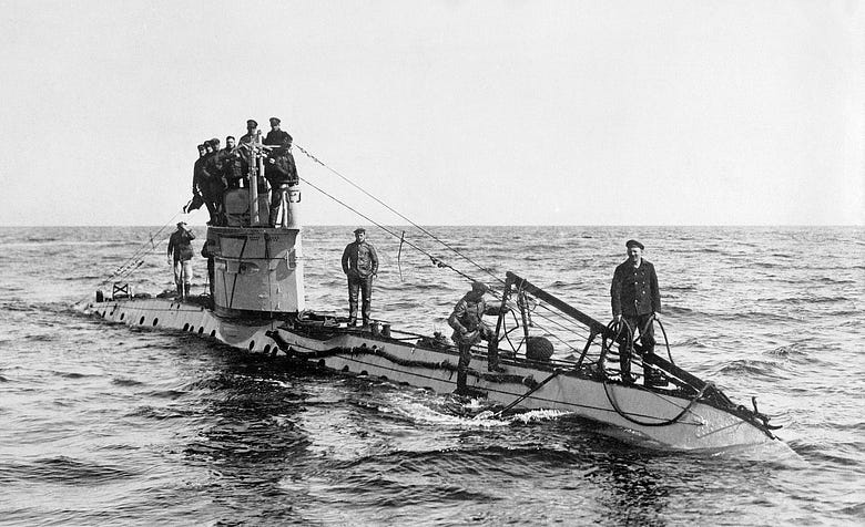 A U-boat and its crew in WWI