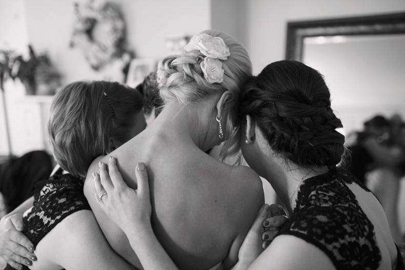 A moment with the bride and bridesmaids | www.ericruddphotography.com