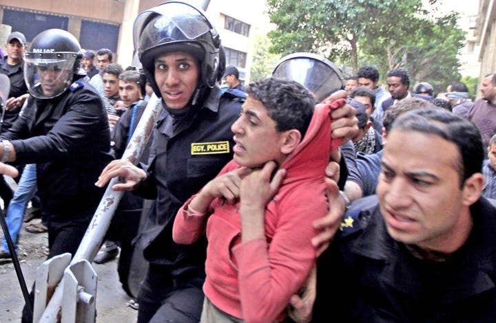 تزايد وتيرة التعذيب والاهمال الطبي بأماكن الاحتجاز في مصر