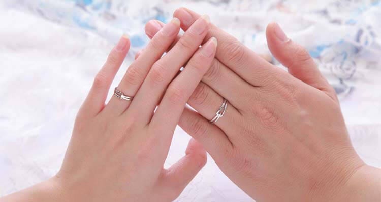 Where Do You Wear a Promise Ring From Your Boyfriend?
