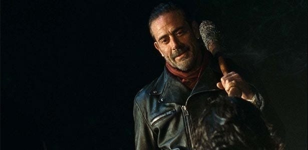the-walkind-dead-termina-com-a-chegada-de-negan-o-vilao-mais-temido-da-serie-1459781028548_615x300