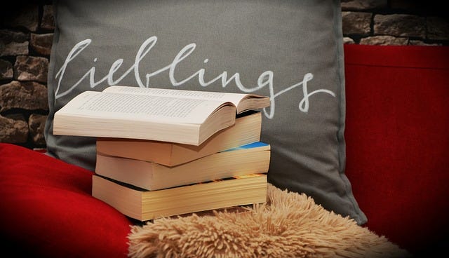 books-1416832_640