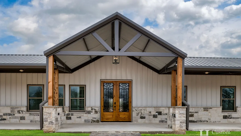 Covered Porch for Barndominium Exterior Ideas