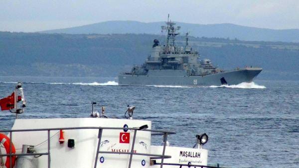rus-savas-gemisi-sicak-bolgeye-iniyor-003