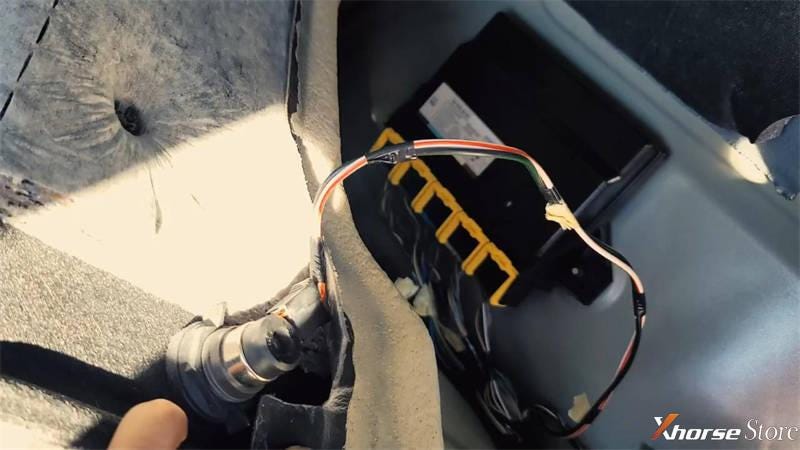 Xhorse VVDI Key Tool Plusは、2015 VolvoXC60にキーを追加します