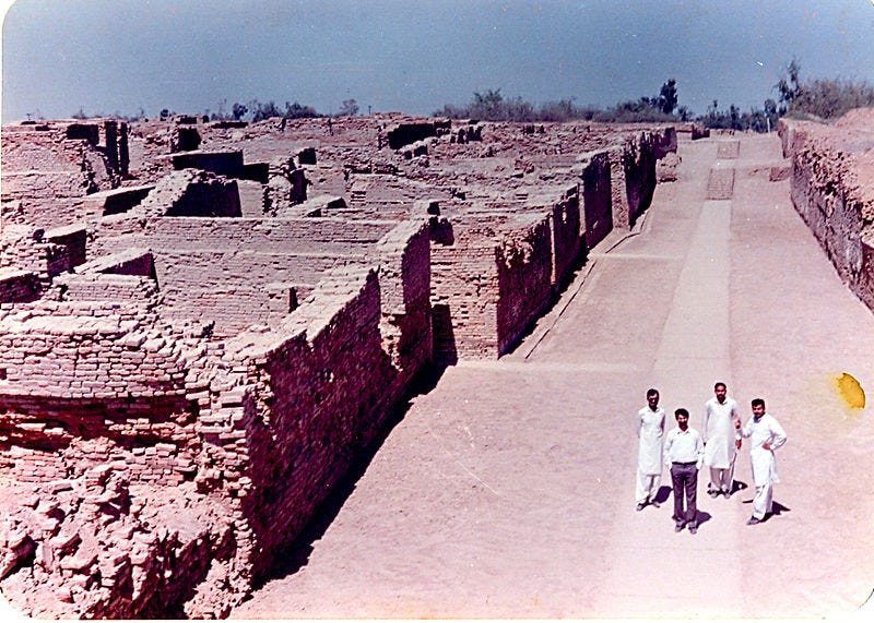 Mohenjo-daro town road