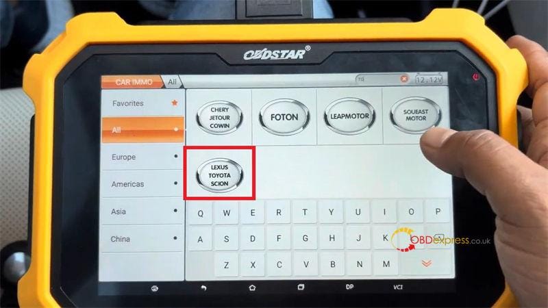 OBDSTAR X300 DP Plus کلید هوشمند Toyota Crown 2024 OK را اضافه می کند
