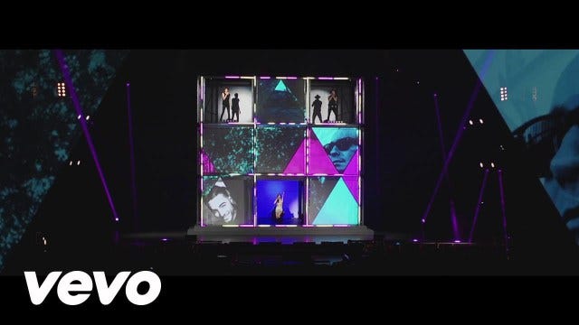 Sasha Benny y Erik - Fantasma ft Maluma