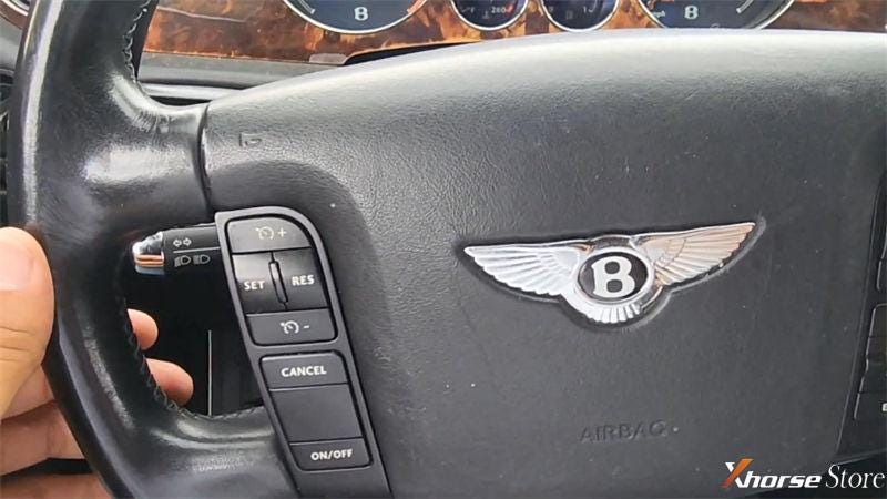 Xhorse Pad Bentley Continental GT の EEPROM データの読み取りと保存