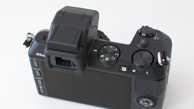 Nikon 1 V2背面