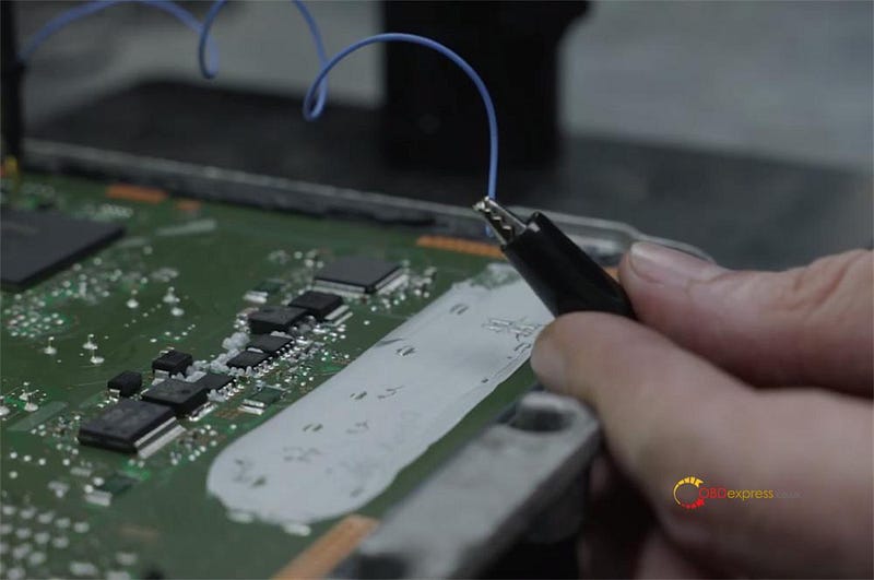 How to Unlock Bosch MD1CS003 ECU by Flex Boot Glitch