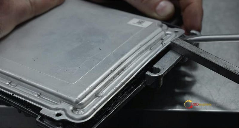 How to Unlock Bosch MD1CS003 ECU by Flex Boot Glitch
